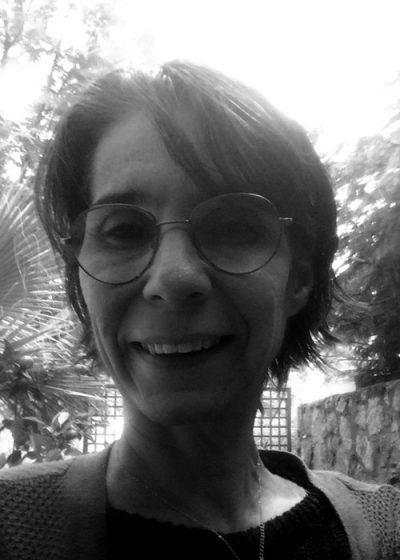 Betül Akzambaklar